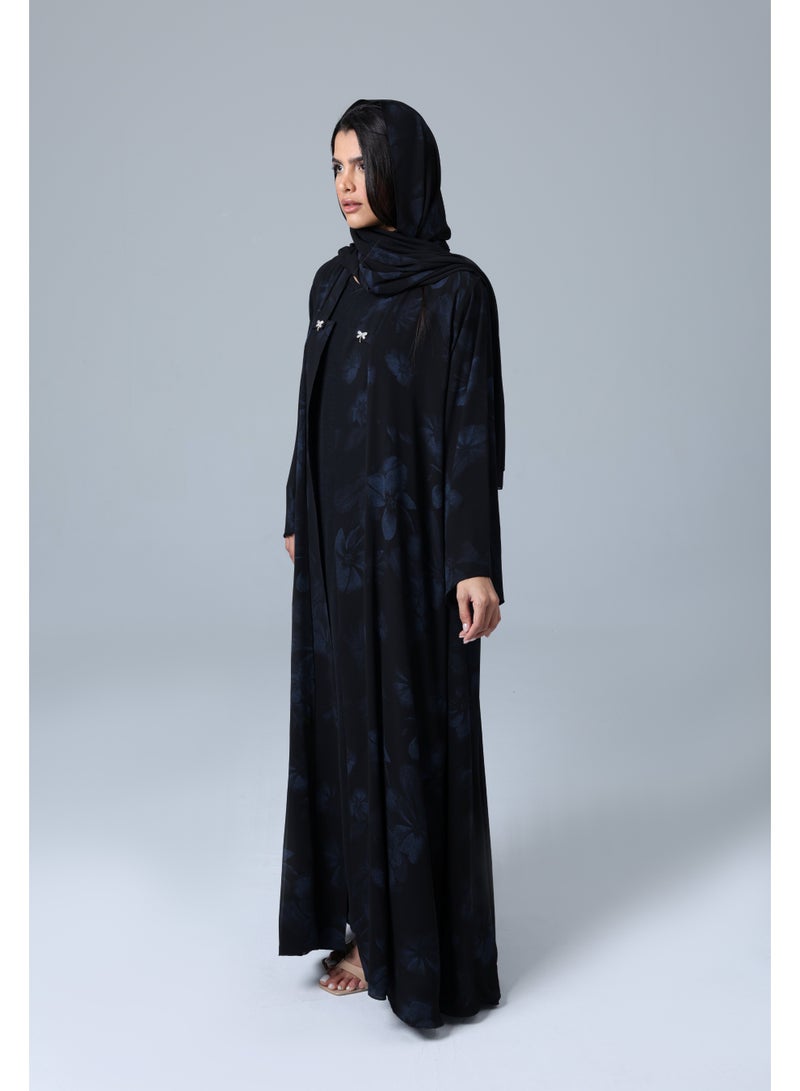 اكسا عباية مفتوحة بياقة زرقاء مطبوعة أسود - Image 2